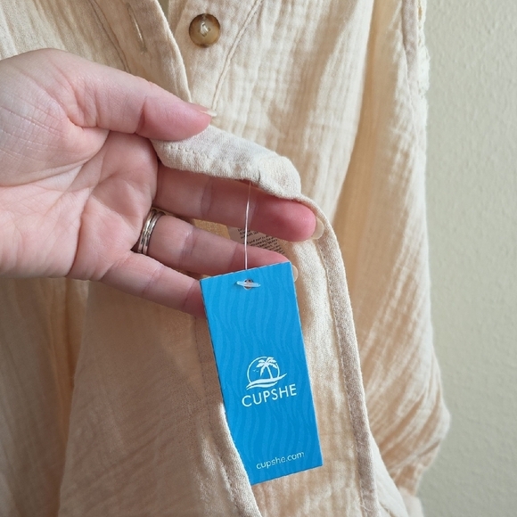 Cupshe Romper Scalloped Lace Sleeveless Buttoned Cream Size Small New - Picture 4 of 4